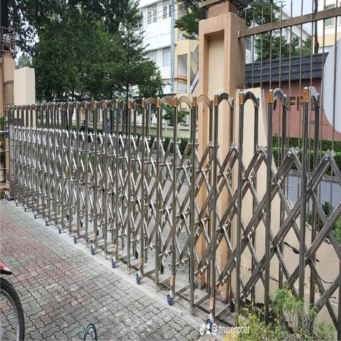Cổng Xếp Inox Bến Cát Cửa Cổng Xếp Nhôm ở Tại Bến Cát.Mỹ Phước.Bình Dương Giá Rẻ Nhất