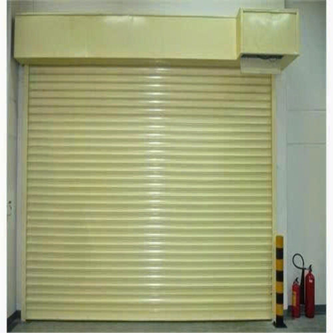 1748563200cua-cuon-gia-re.JPG